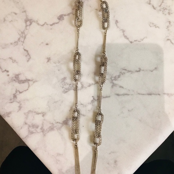 EUC Linked Chain Necklace - Picture 2 of 3